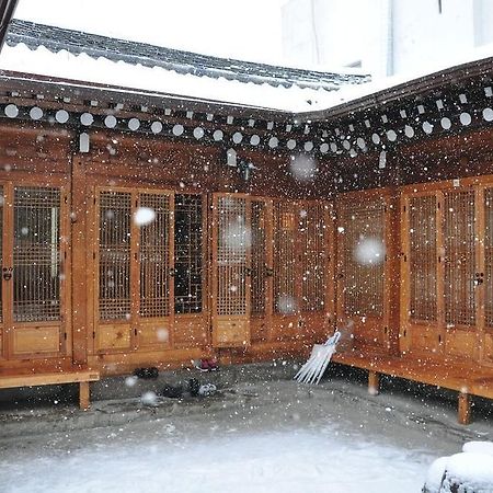 Hueahn Hanok Guesthouse Seoul Exterior photo